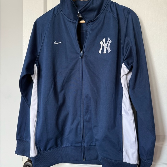 Nike Women's New York Yankees Jacket - Picture 2 of 7